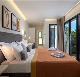 4 Bedroom Villa with Salt Water Pool, Private mini golf course and Rooftop Terrace near Opatija, Sleeps 8